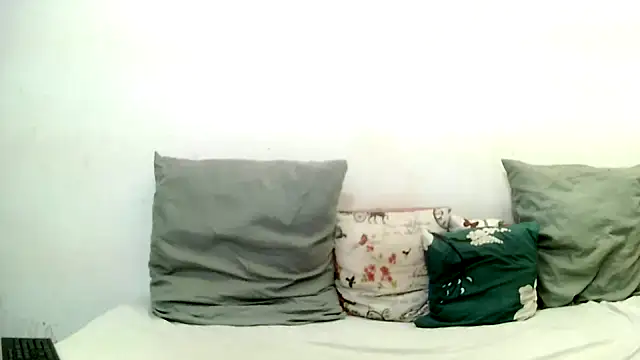 BrunetteNaomi8 online show from 05-08-26, 10:30