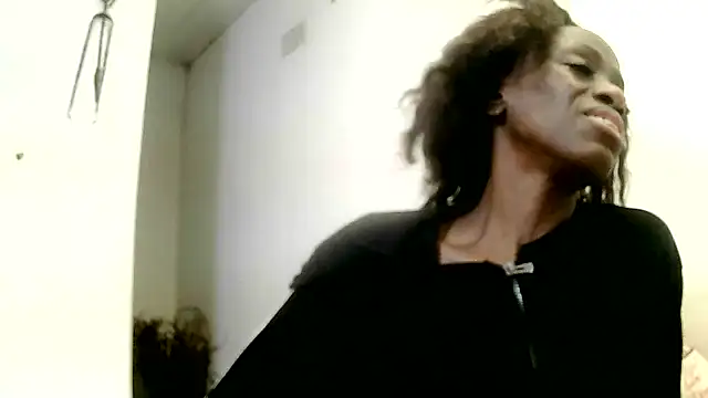 BrunetteNaomi8 online show from 05-26-26, 08:07