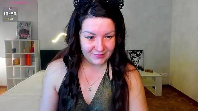 still  her online show from 12-17-25, 01:21