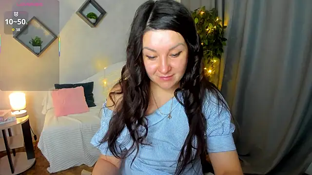 still  her online show from 12-18-25, 01:33