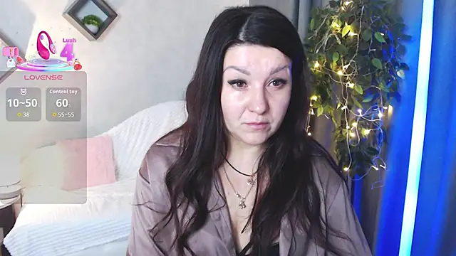 still  her online show from 01-08-26, 01:33