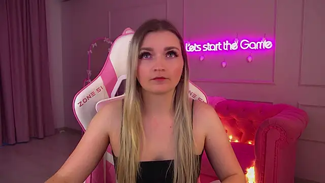 AnnyRaii online show from 12-16-25, 06:39