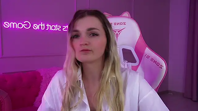 AnnyRaii online show from 02-20-26, 06:21