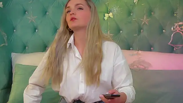 AnnyRaii online show from 12-02-25, 06:26