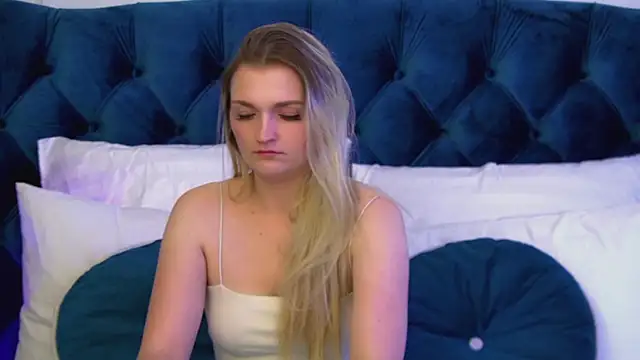 AnnyRaii online show from 02-17-26, 06:22