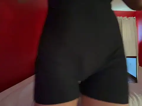 reinaass online show from 05-25-26, 01:32