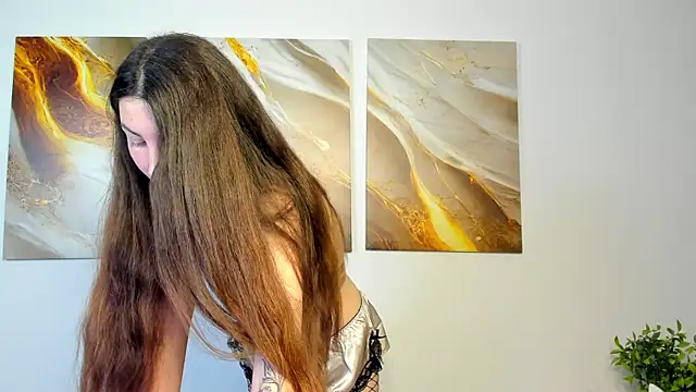 LiraRevery online show from 11-25-25, 03:29