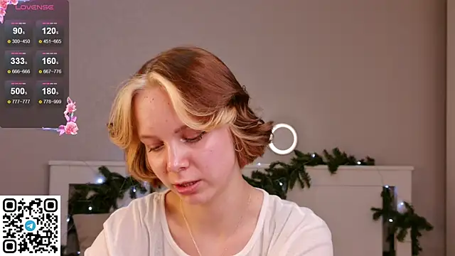 Snapshot of UmbraVelour chatting on 01-19-26, 02:21 UmbraVelour online show from 01-19-26, 02:21