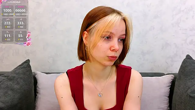 Snapshot of UmbraVelour chatting on 02-13-26, 03:45 UmbraVelour online show from 02-13-26, 03:45