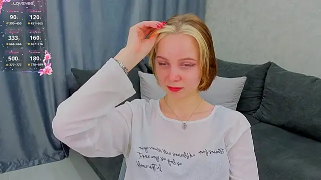 Snapshot of UmbraVelour chatting on 02-03-26, 01:05 UmbraVelour online show from 02-03-26, 01:05