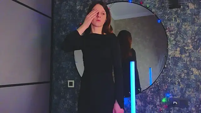 VelvetNyxen online show from 12-21-25, 02:30