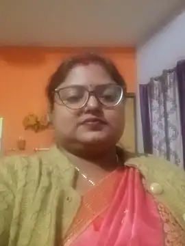 Snapshot of Simran62 chatting on 12-21-25, 05:36 Simran62 online show from 12-21-25, 05:36