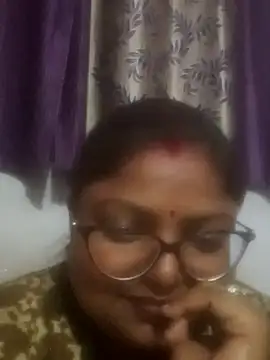 Snapshot of Simran62 chatting on 01-13-26, 06:12 Simran62 online show from 01-13-26, 06:12