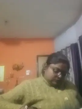 Snapshot of Simran62 chatting on 12-22-25, 06:19 Simran62 online show from 12-22-25, 06:19