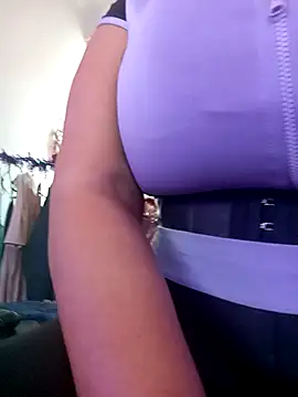 Snapshot of LaReineCleo chatting on 11-29-25, 08:14 LaReineCleo online show from 11-29-25, 08:14