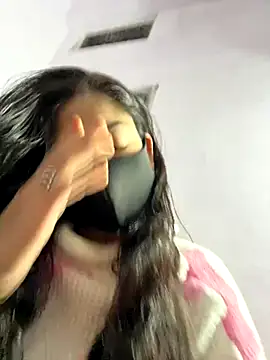 cutestpearl online show from 12-15-25, 05:30