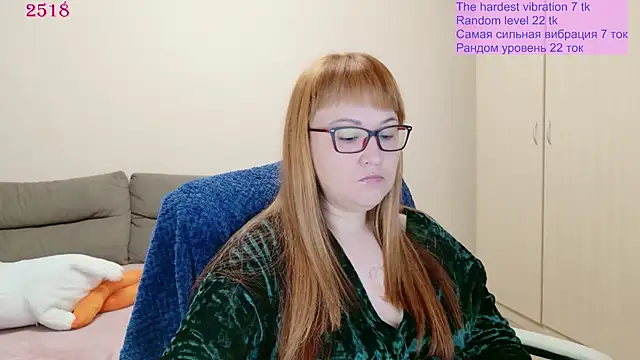 Snapshot of Foxy-lady chatting on 06-25-26, 12:43 Foxy-lady online show from 06-25-26, 12:43