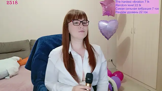 Snapshot of Foxy-lady chatting on 06-07-26, 07:46 Foxy-lady online show from 06-07-26, 07:46
