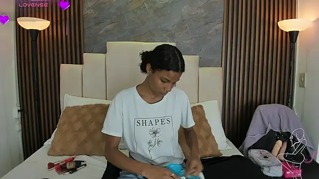 catiusca reyes 03 online show from 03-17-26, 02:31