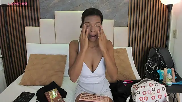 catiusca reyes 03 online show from 04-16-26, 01:12