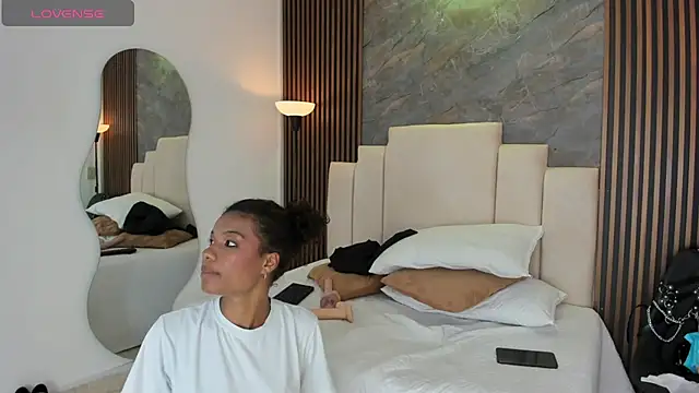 catiusca reyes 03 online show from 04-15-26, 07:58