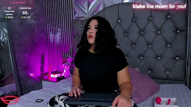 Amanda Mooree online show from 05-29-26, 04:07