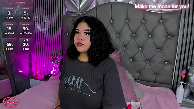Amanda Mooree online show from 05-20-26, 03:58