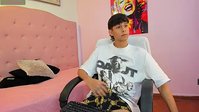 DraxBlade09 online show from 04-12-26, 03:37