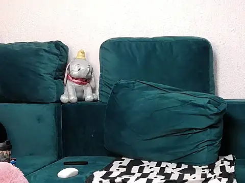 EmilyJenner online show from 04-17-26, 06:55