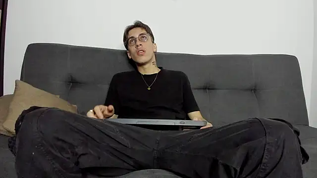 Dio  morningstar online show from 11-29-25, 01:22