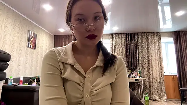 OliviaMoon 24 online show from 11-21-25, 04:11