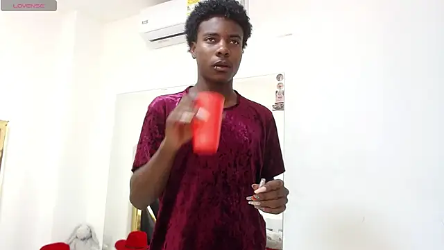 NoahJhonson69 online show from 05-08-26, 11:25
