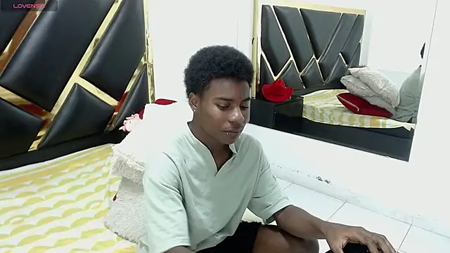 NoahJhonson69 online show from 04-19-26, 11:33