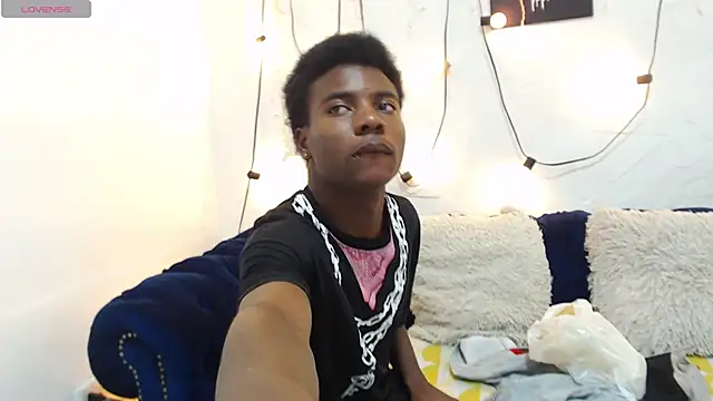 NoahJhonson69 online show from 04-30-26, 11:28