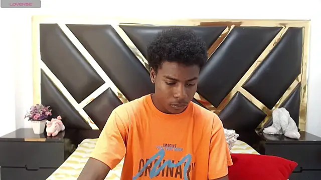 NoahJhonson69 online show from 05-27-26, 11:28