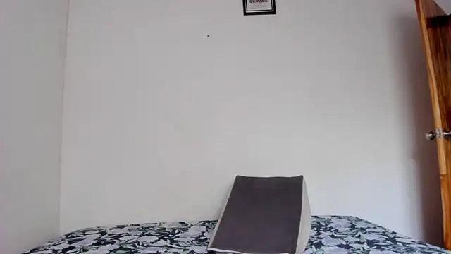 Snapshot of Jave_rave chatting on 06-14-26, 12:39 Jave rave online show from 06-14-26, 12:39