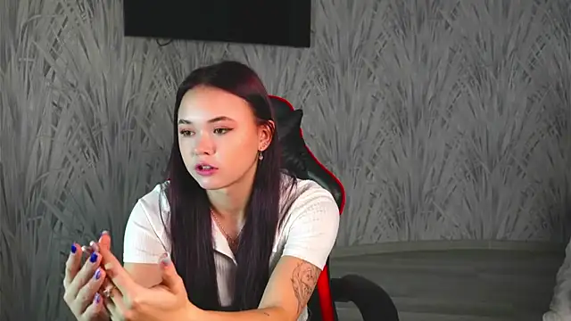 CarleeHake online show from 11-19-25, 02:55