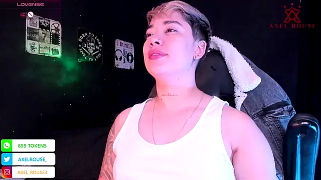 Snapshot of AxelRouse3 chatting on 11-19-25, 02:06 AxelRouse3 online show from 11-19-25, 02:06