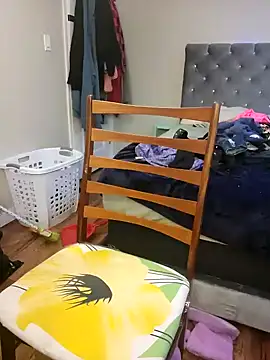 Snapshot of Drowning667 chatting on 12-14-25, 07:19 Drowning667 online show from 12-14-25, 07:19