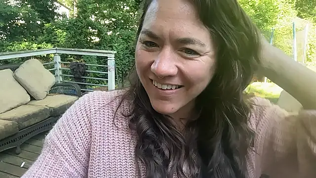 Snapshot of bendlikebecks chatting on 05-05-26, 01:14 bendlikebecks online show from 05-05-26, 01:14