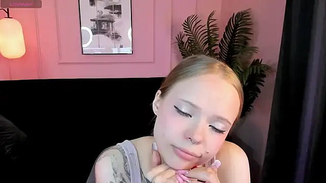 lucy loy online show from 05-07-26, 07:56