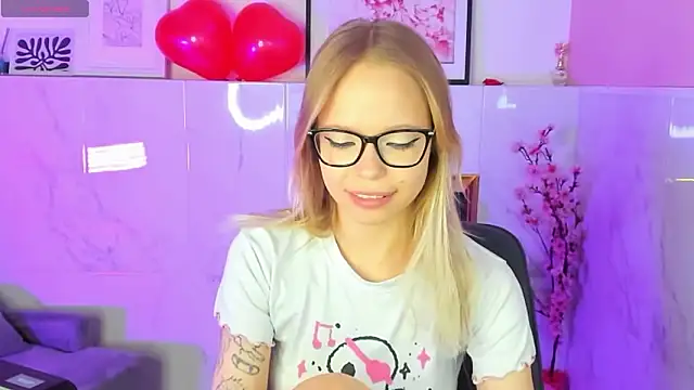 lucy loy online show from 02-06-26, 02:35