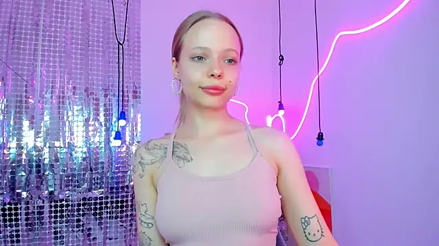 lucy loy online show from 12-20-25, 05:54