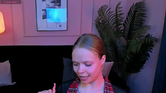 lucy loy online show from 05-12-26, 01:06