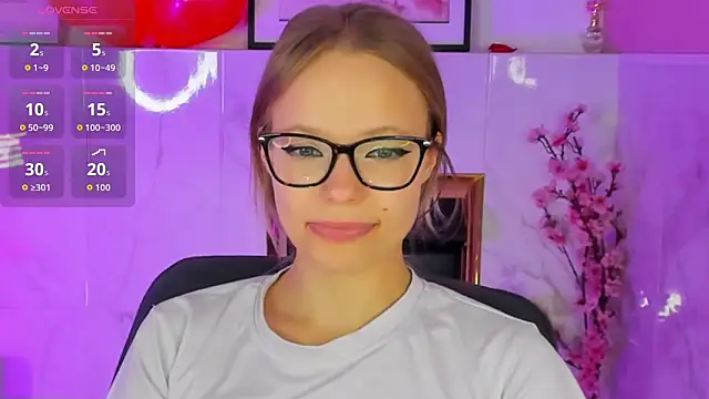 lucy loy online show from 02-07-26, 02:41