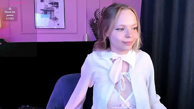 lucy loy online show from 03-28-26, 08:48