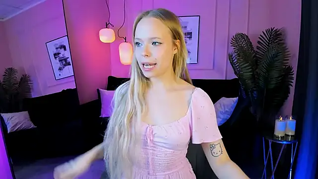 lucy loy online show from 11-19-25, 06:46