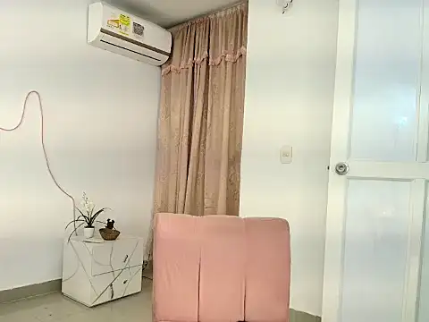 Snapshot of Luna_lexy04 chatting on 04-01-26, 08:48 Luna lexy04 online show from 04-01-26, 08:48