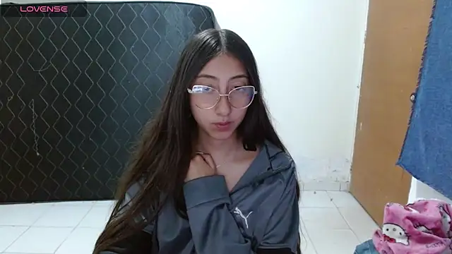 Nanylux online show from 04-28-26, 03:11