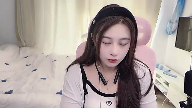 TTtia  online show from 12-23-25, 01:27